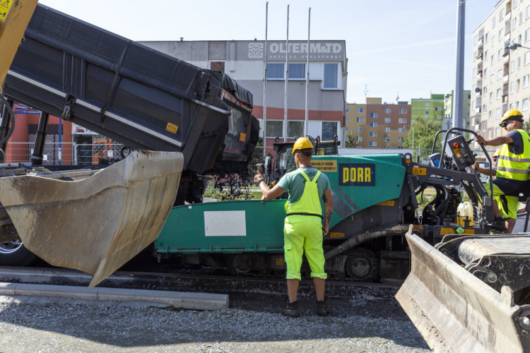 Stavba tramvajové trati v Olomouci pokračuje, v provozu má být od listopadu