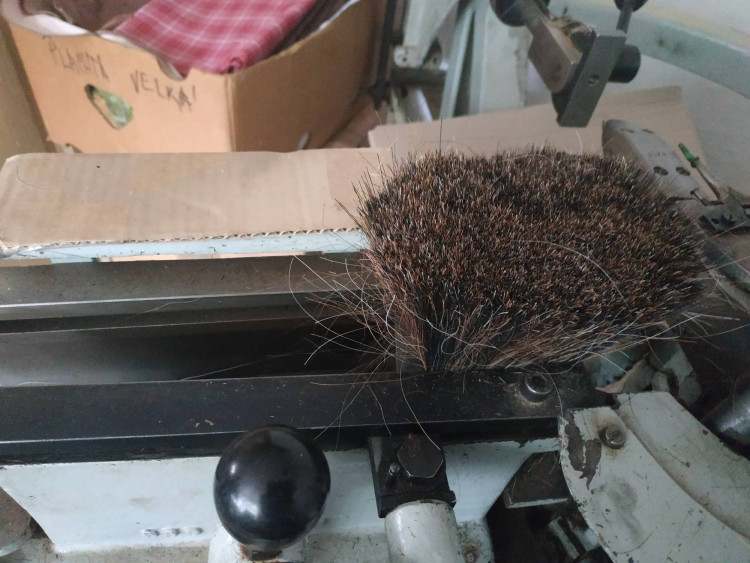 FOTOGALERIE: Ruční výroba kartáčů v Brodku u Konice