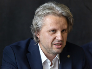 Trenér a jednatel HC Olomouc Jan Tomajko na tiskové konferenci před novou extraligovou sezonou
