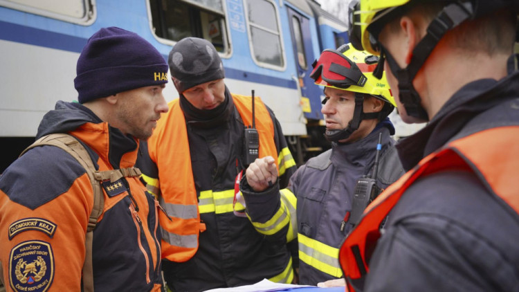 FOTOGALERIE: Taktické cvičení Vlak 2022 simulovalo tragickou nehodu u Olomouce