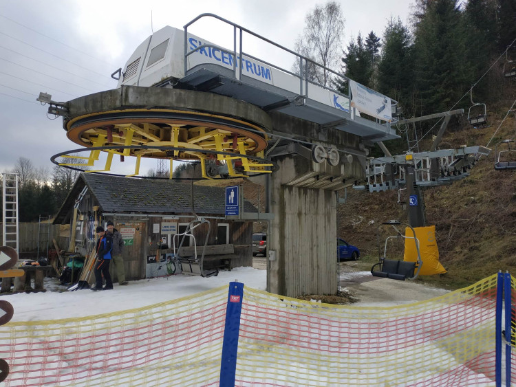 FOTOGALERIE: První lyžování v Branné