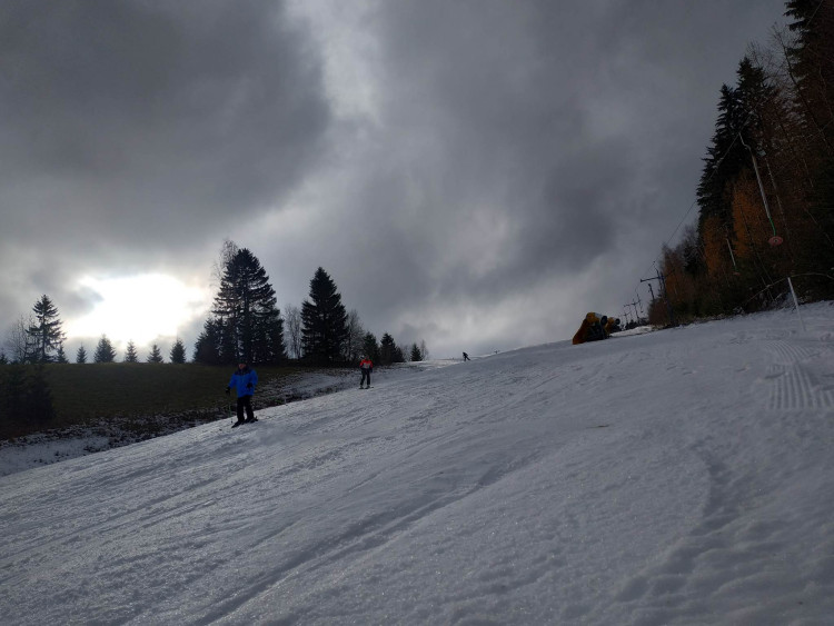 FOTOGALERIE: První lyžování v Branné